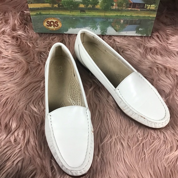 Simplify White Women's Loafers - Picture 1 of 8